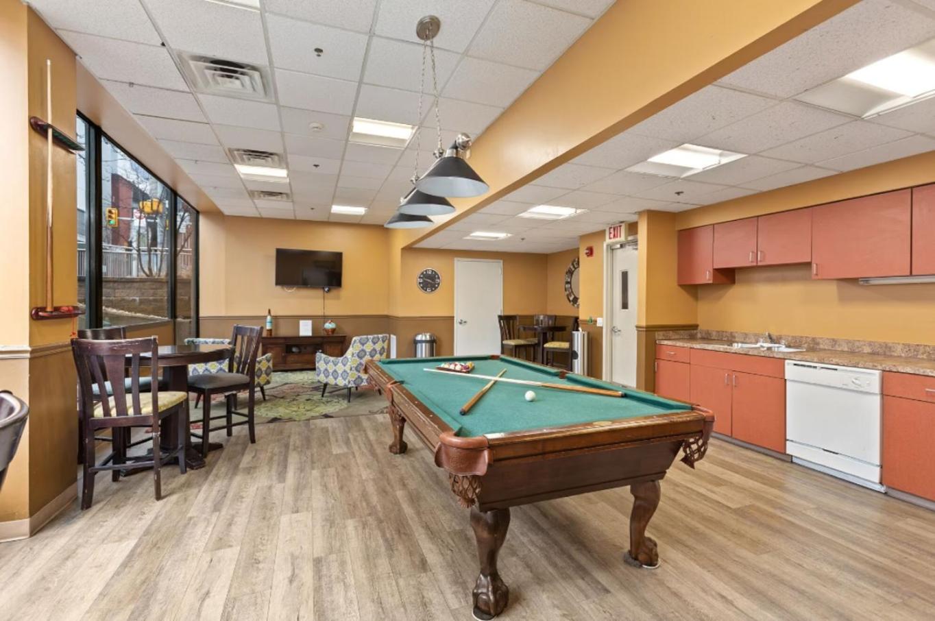 Pp 1506 Beautiful Professional 1br Apt, Pool Harrisburg