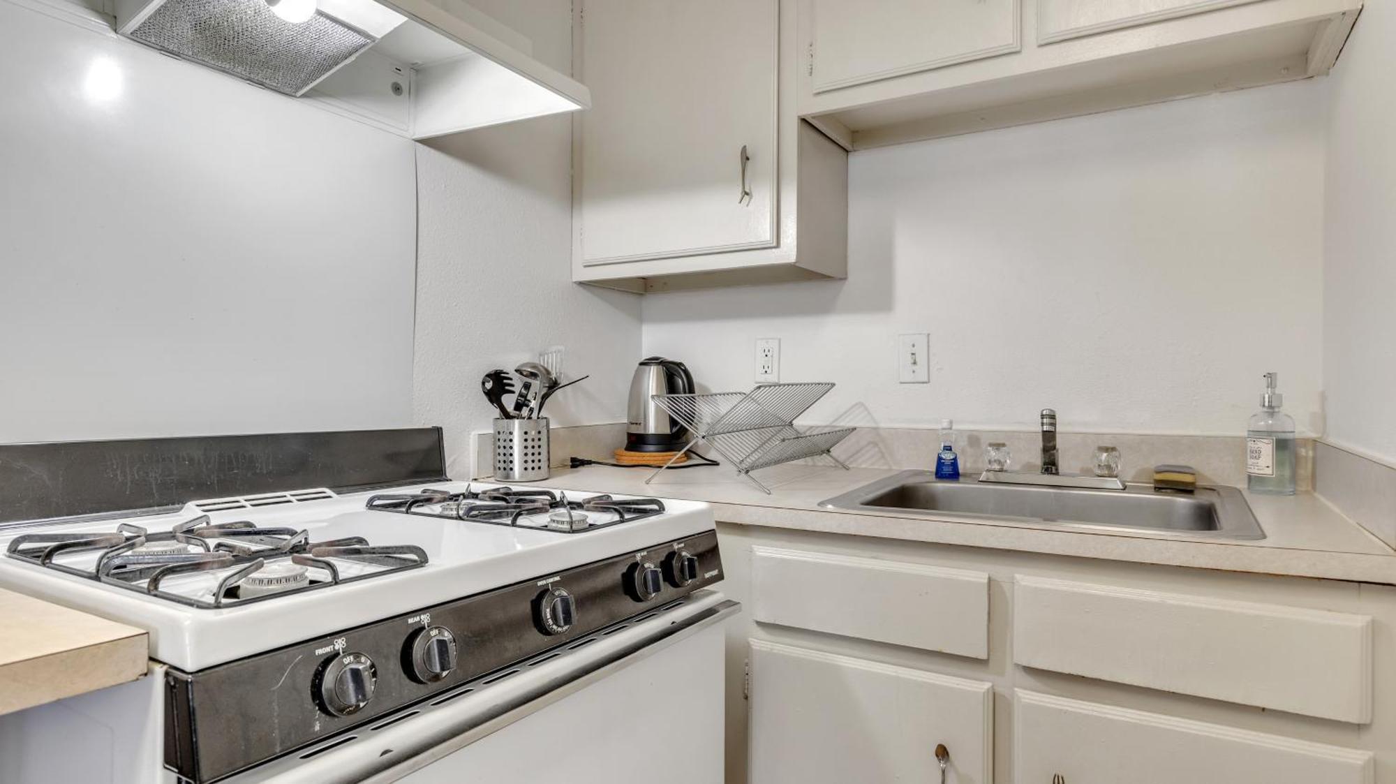 Pp 1506 Beautiful Professional 1br Apt, Pool
