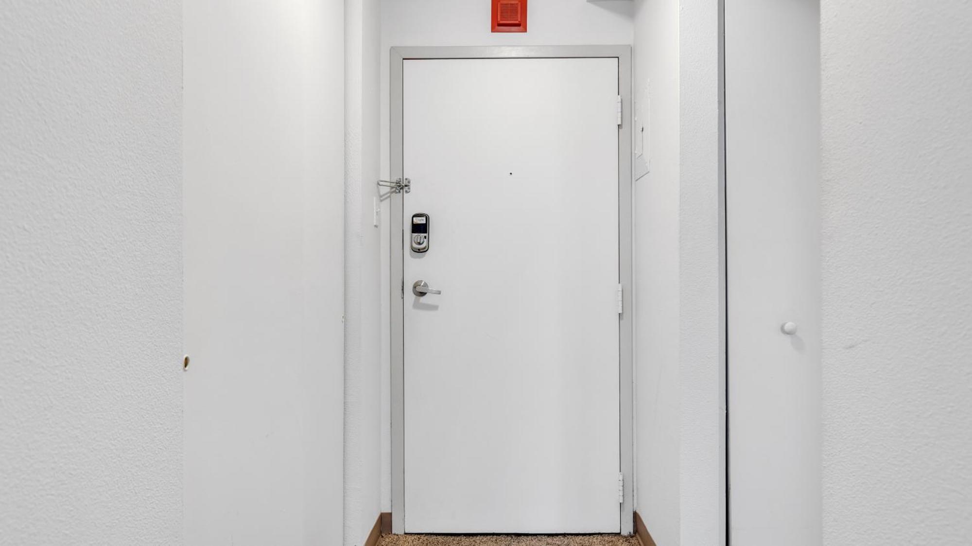 Pp 1506 Beautiful Professional 1br Apt, Pool Apartment *