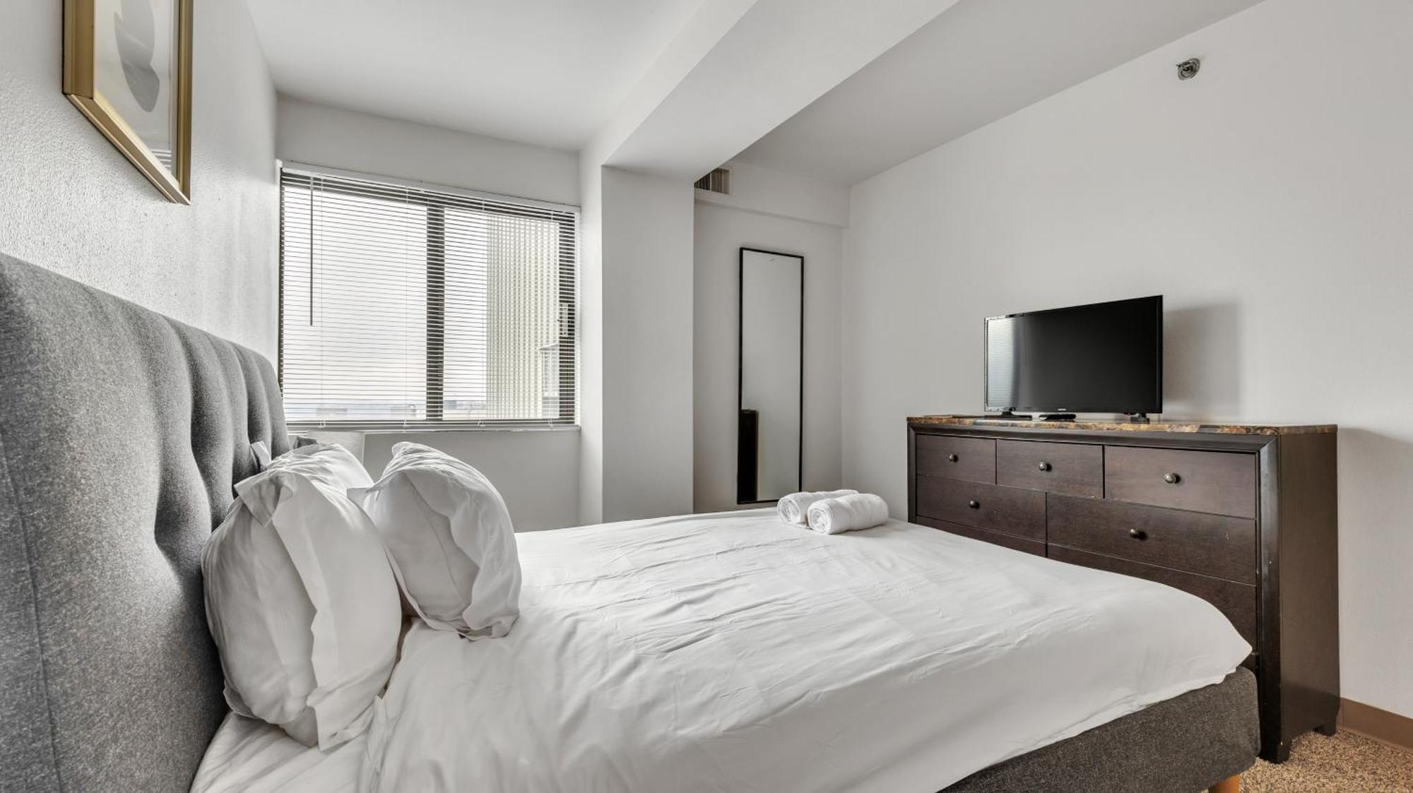 Pp 1506 Beautiful Professional 1br Apt, Pool Apartment *
